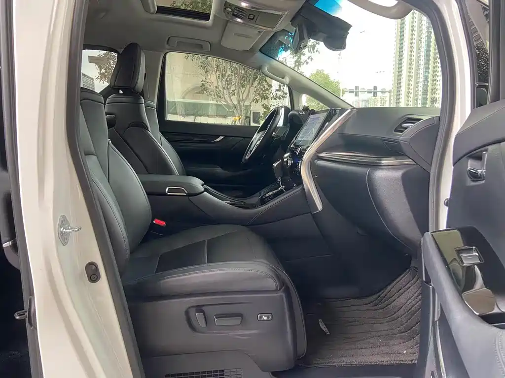 Wilfa 2021 Crown Dual Engine 2.5L HV Deluxe Edition купить на сайте DeffCars