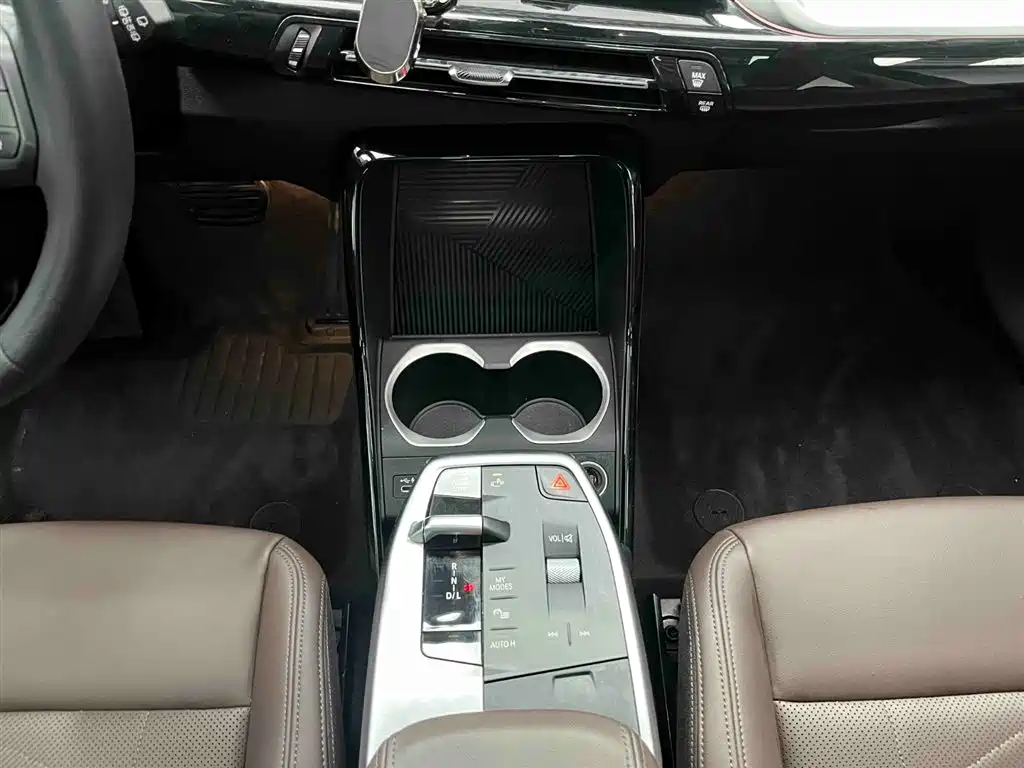 BMW X1 2023 sDrive20Li X Design Package купить на сайте DeffCars