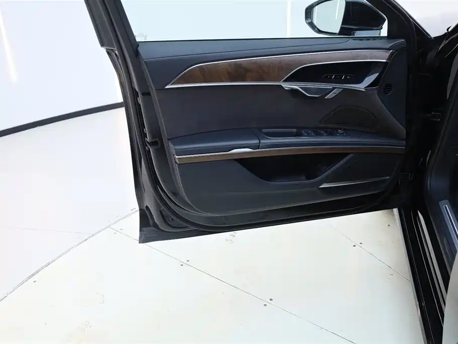 Audi A8 2023 A8L 50 TFSI quattro exclusive model купить на сайте DeffCars