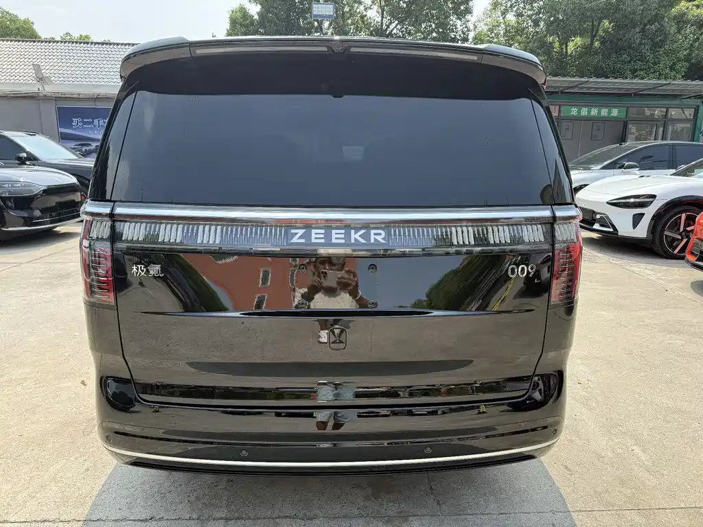 Jikrypton 009 2024 seven-seater aisle version 108kWh купить на сайте DeffCars