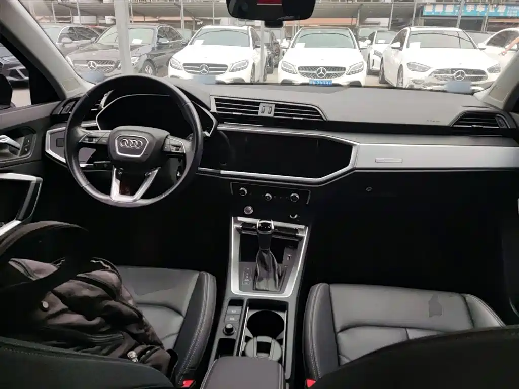 Audi Q3 2021 35 TFSI Enterprising and Elegant Model купить на сайте DeffCars