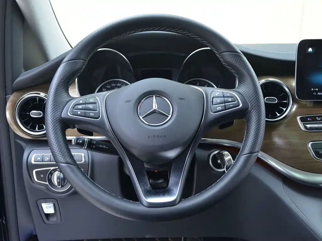 Mercedes V-Class 2022 V 260 L long wheelbase luxury version купить на сайте DeffCars