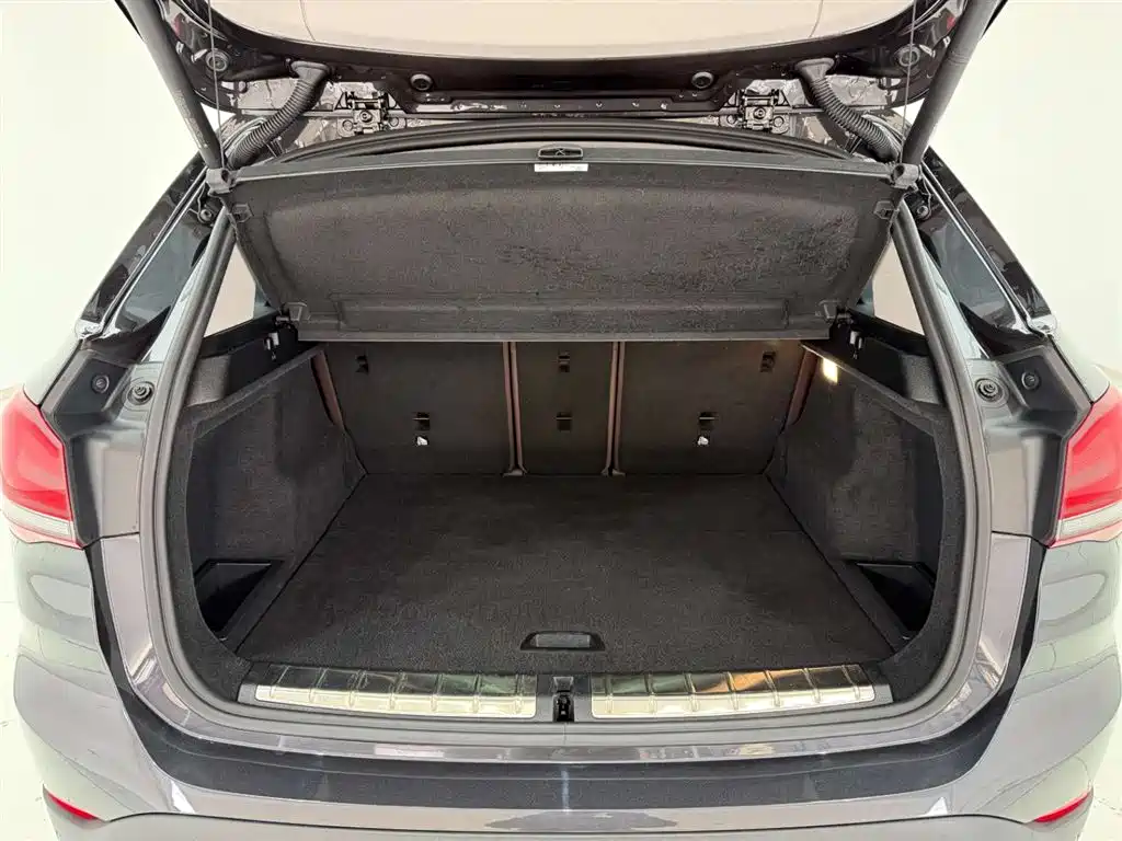 BMW X1 2021 facelift xDrive25Li exclusive model купить на сайте DeffCars