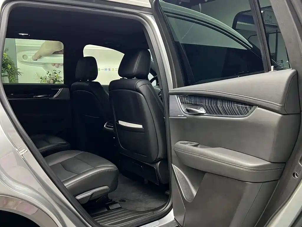 Cadillac XT6 2022 2.0T six-seat four-wheel drive luxury model купить на сайте DeffCars
