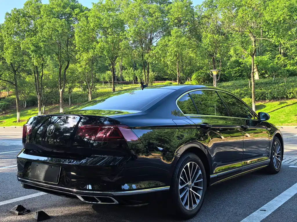 Magotan 2023 2 million commemorative edition 330TSI DSG leading model купить на сайте DeffCars