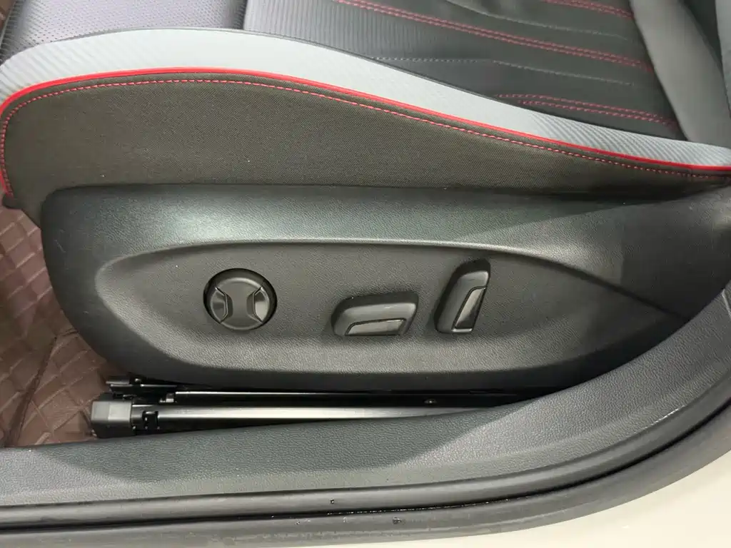 Lingdu 2022 Lingdu L 280TSI DSG Hot Edition купить на сайте DeffCars