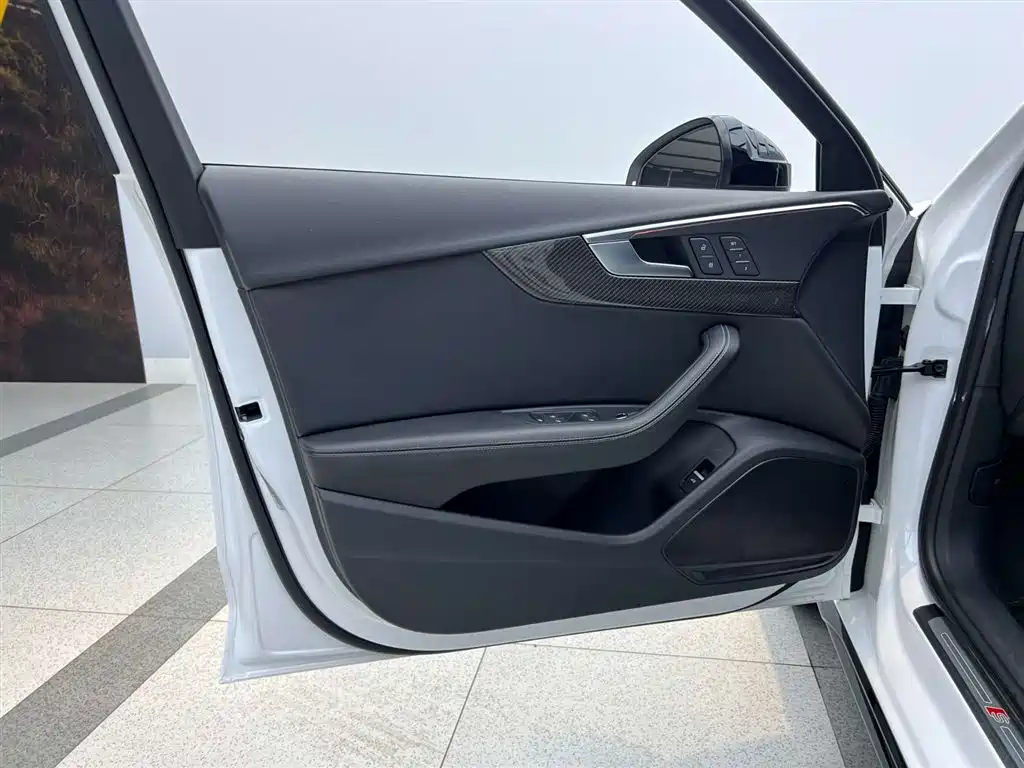 Audi A4L 2022 40 TFSI luxury and dynamic model купить на сайте DeffCars