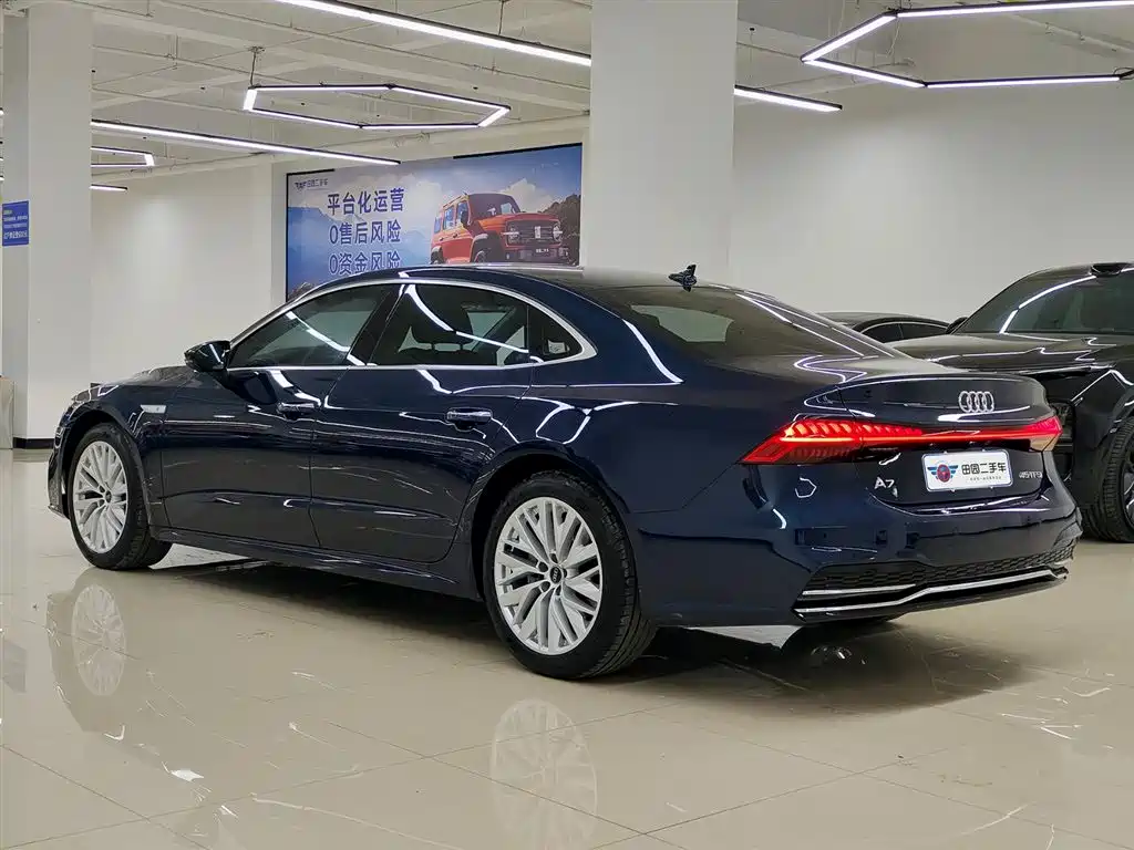Audi A7L 2024 45TFSI S-line Dream Building Liquid Crystal Package купить на сайте DeffCars