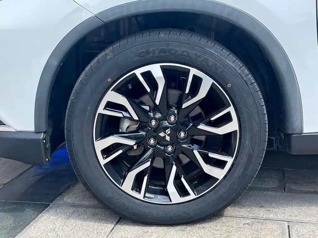 Outlander 2020 2.4L 4WD Exclusive Edition 5-seater купить на сайте DeffCars