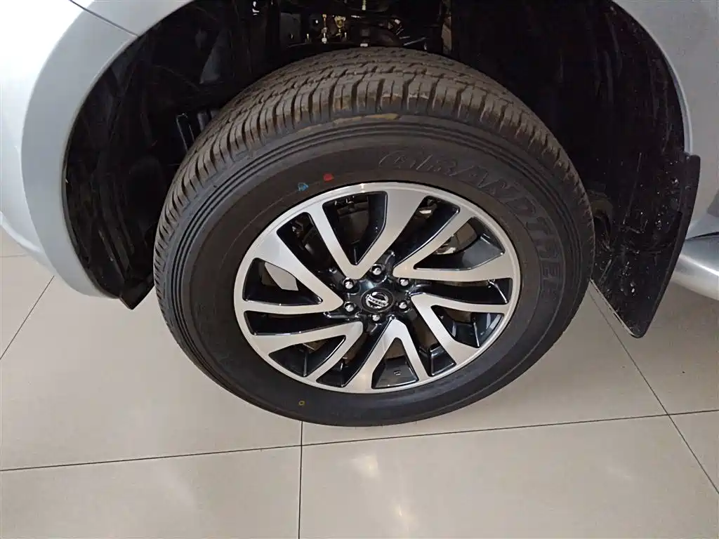Navarra 2024 2.5L automatic four-wheel drive road version premium model купить на сайте DeffCars