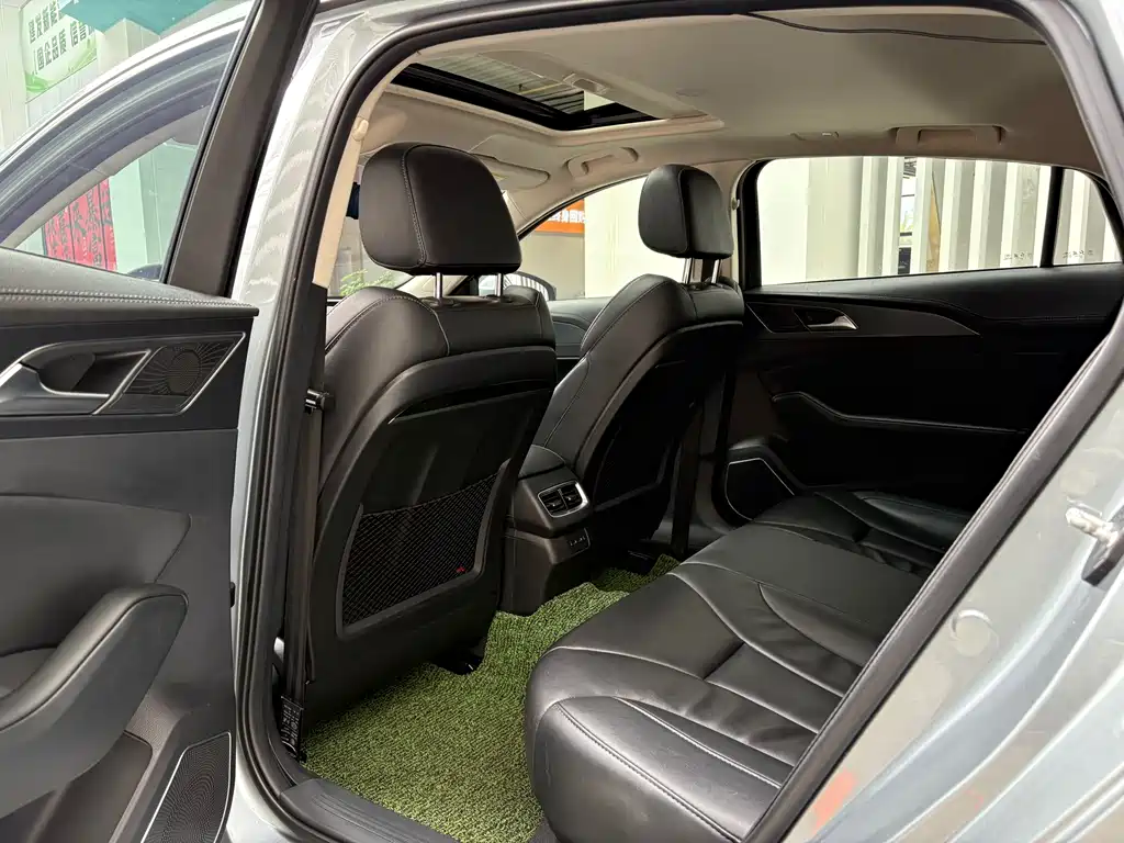 Hongqi H5 2022 Classic 1.5T DCT Flag Rhyme Edition купить на сайте DeffCars