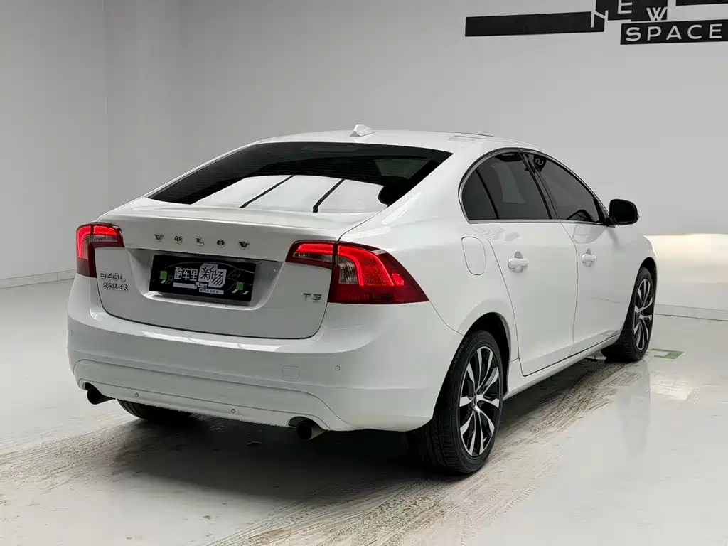 Volvo S60 2019 S60L T3 Smart Edition купить на сайте DeffCars
