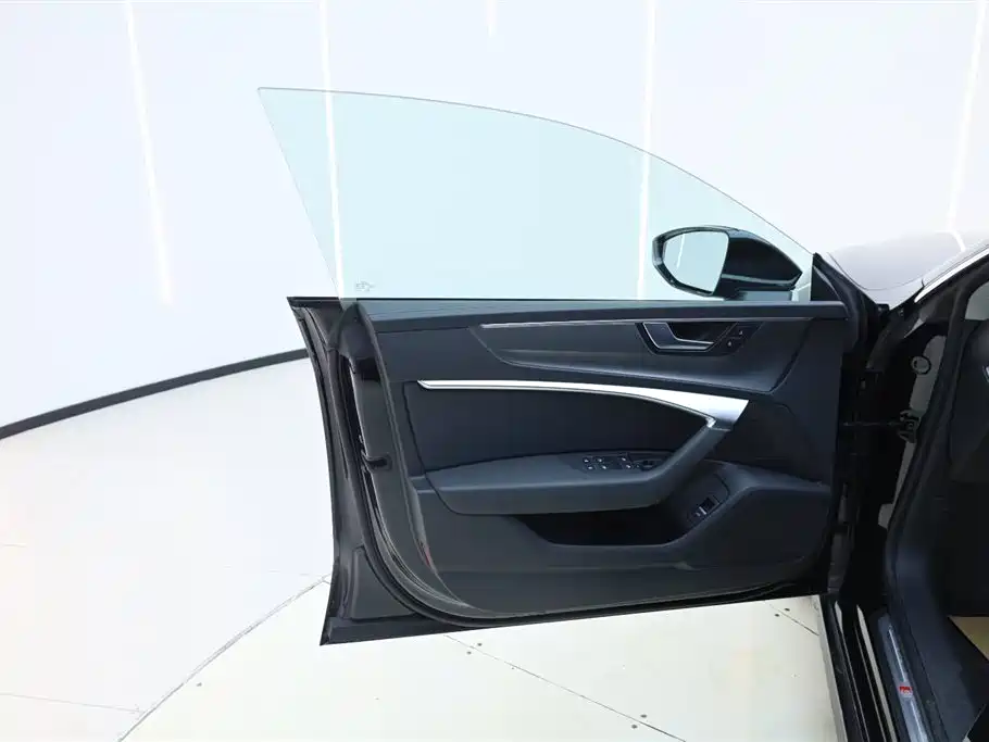 Audi A7L 2024 45TFSI S-line Dream Building Liquid Crystal Package купить на сайте DeffCars