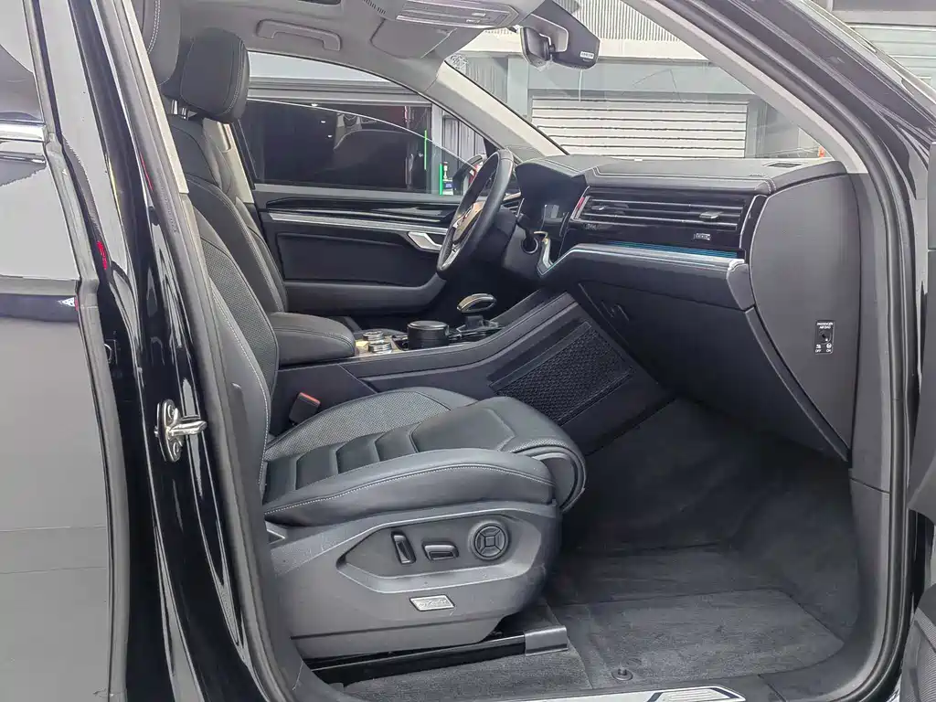 Touareg 2019 2.0TSI Sharp Wing Edition National VI купить на сайте DeffCars