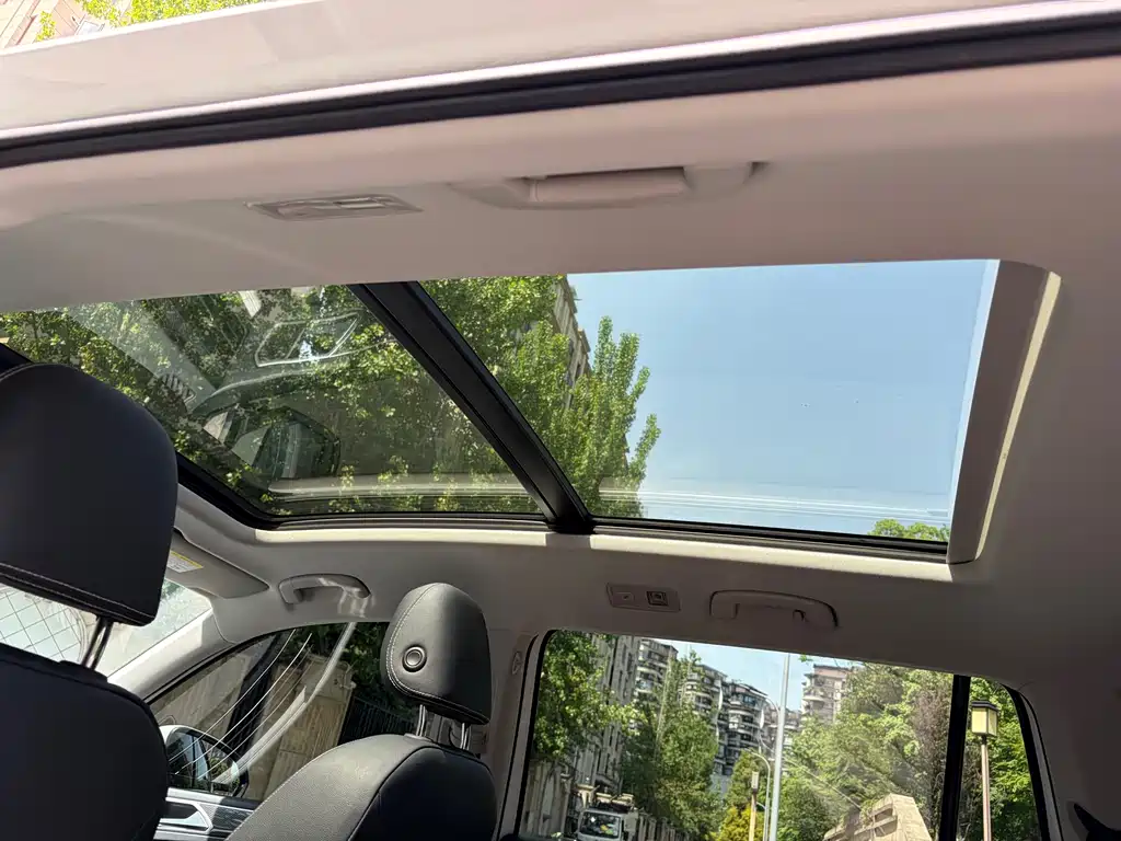 Tiguan L 2024 Outstanding Model 330TSI Automatic Two-wheel Drive R-Line Longyao Edition купить на сайте DeffCars