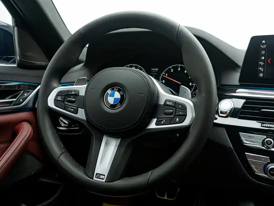 BMW 5 Series 2019 facelift 530Li leading M sports package купить на сайте DeffCars