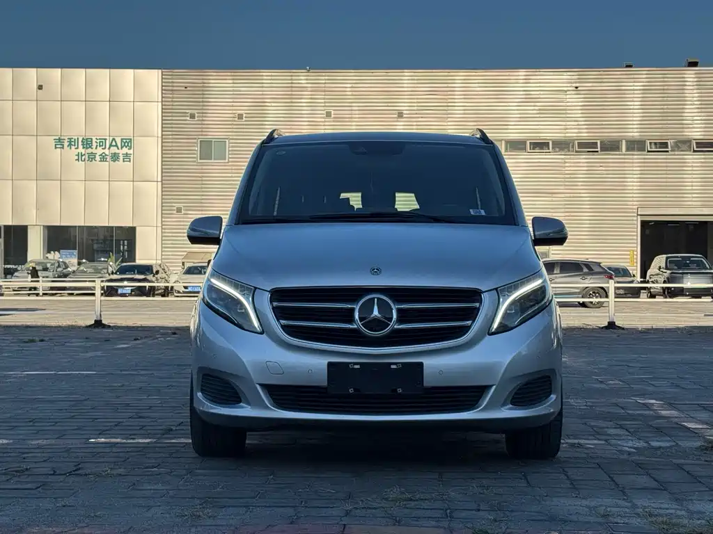 Mercedes V-Class 2017 V 260 Pilot Edition купить на сайте DeffCars