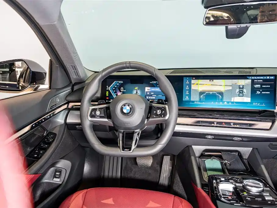 BMW 5 Series 2025 530Li Leading M Sports Package купить на сайте DeffCars
