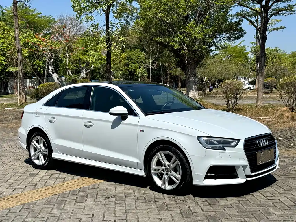 Audi A3 2019 Limousine 35 TFSI Fashion Type National VI купить на сайте DeffCars