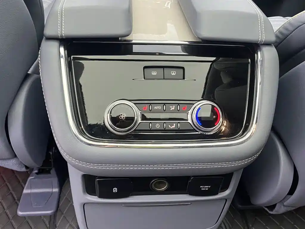 Navigator 2020 3.5T President Series купить на сайте DeffCars