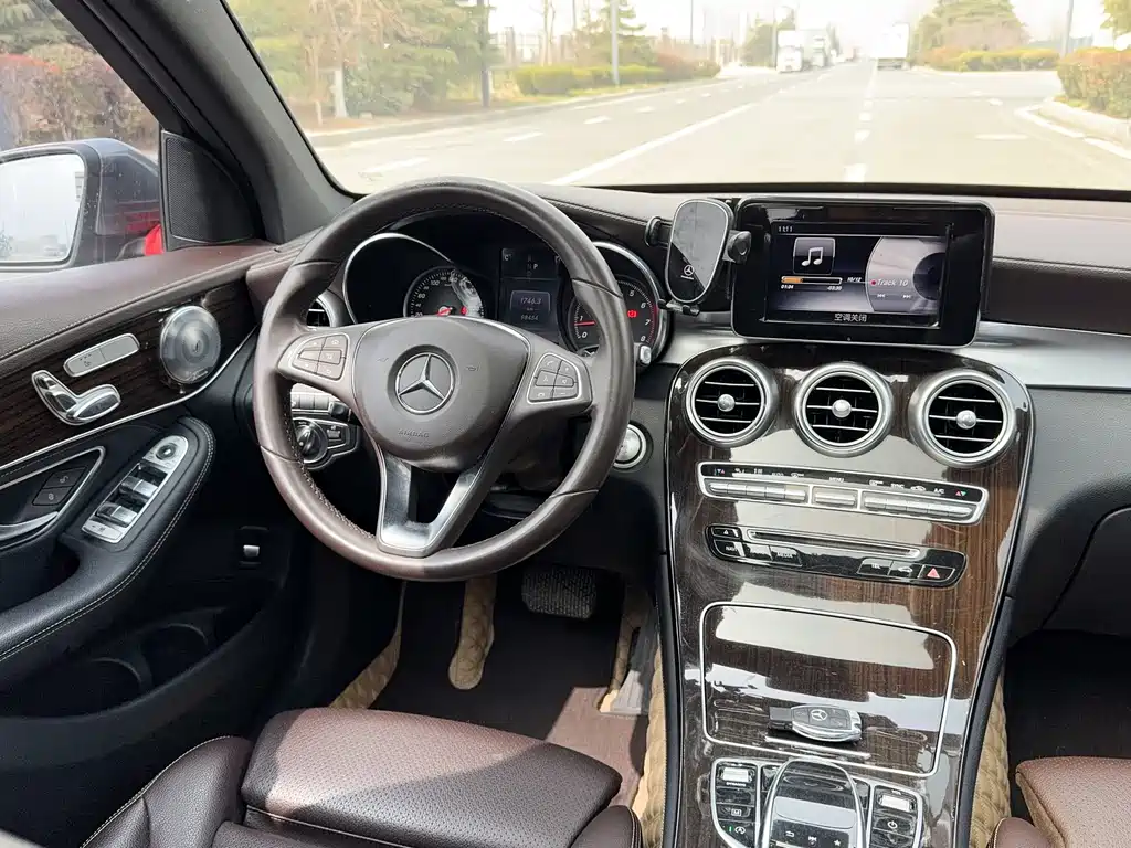 Mercedes-Benz GLC 2017 GLC 260 4MATIC luxury model купить на сайте DeffCars