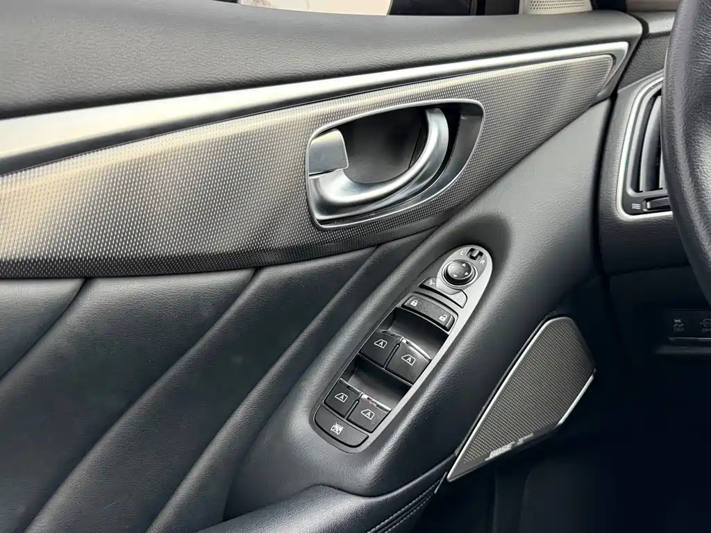 Infiniti Q50L 2018 2.0T Premium Edition National VI купить на сайте DeffCars