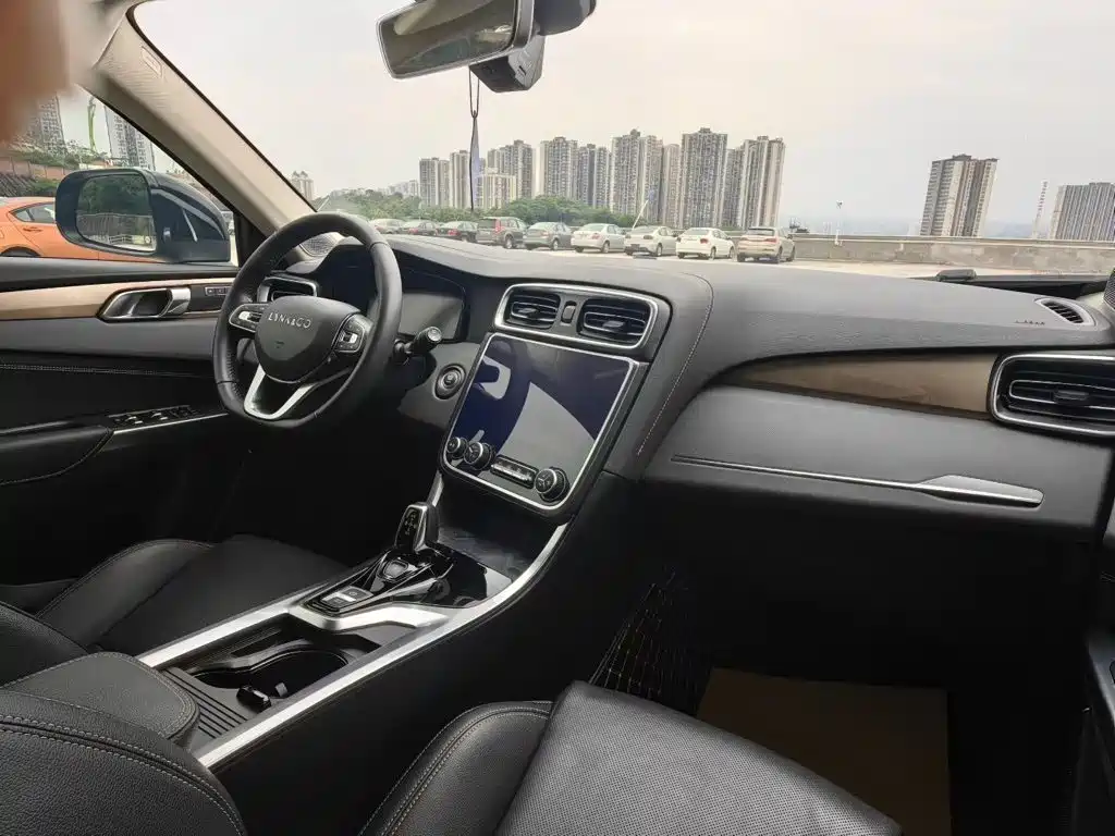 Lynk & Co 01 2019 2.0T two-wheel drive Pro version National VI купить на сайте DeffCars