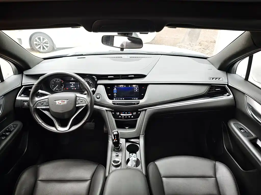 Cadillac XT6 2022 2.0T six-seat four-wheel drive stylish model купить на сайте DeffCars