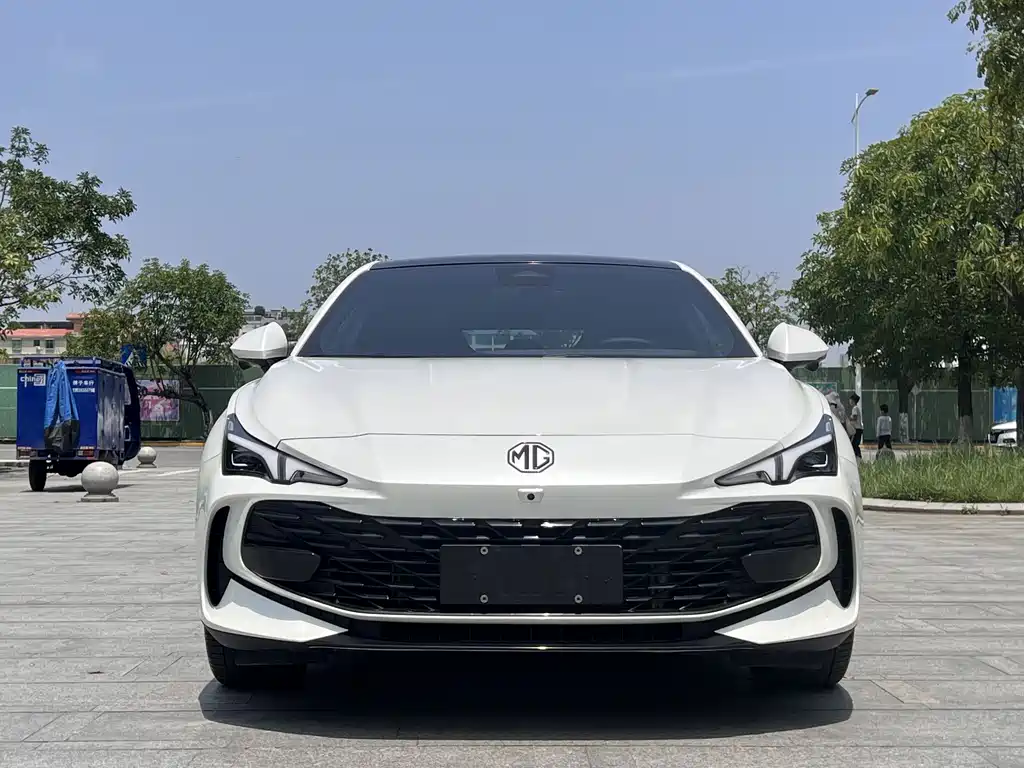 MG7 2025 2.0T 405 AT luxury version купить на сайте DeffCars