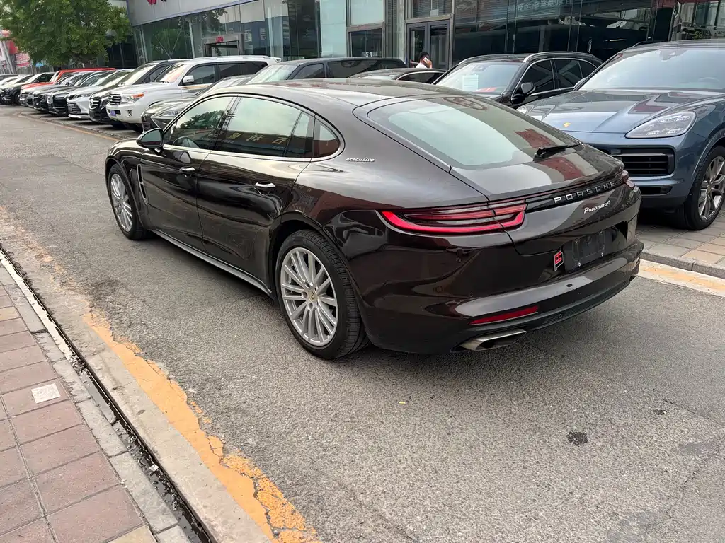Panamera 2017 Panamera 4 Executive Extended Edition 3.0T купить на сайте DeffCars