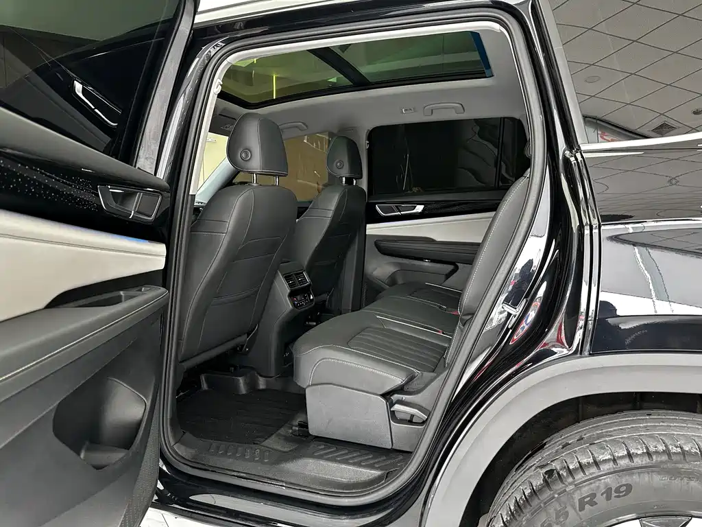 Touron 2021 380TSI four-wheel drive luxury version купить на сайте DeffCars