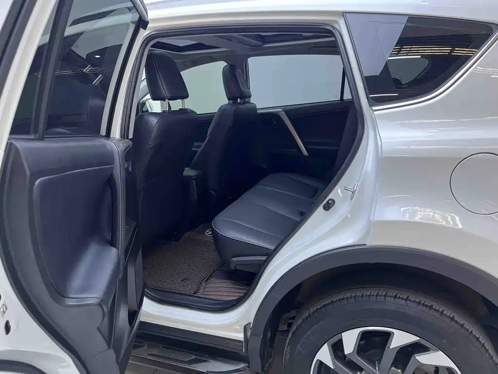 RAV4 Rongfang 2018 2.5L automatic four-wheel drive Elite i version купить на сайте DeffCars