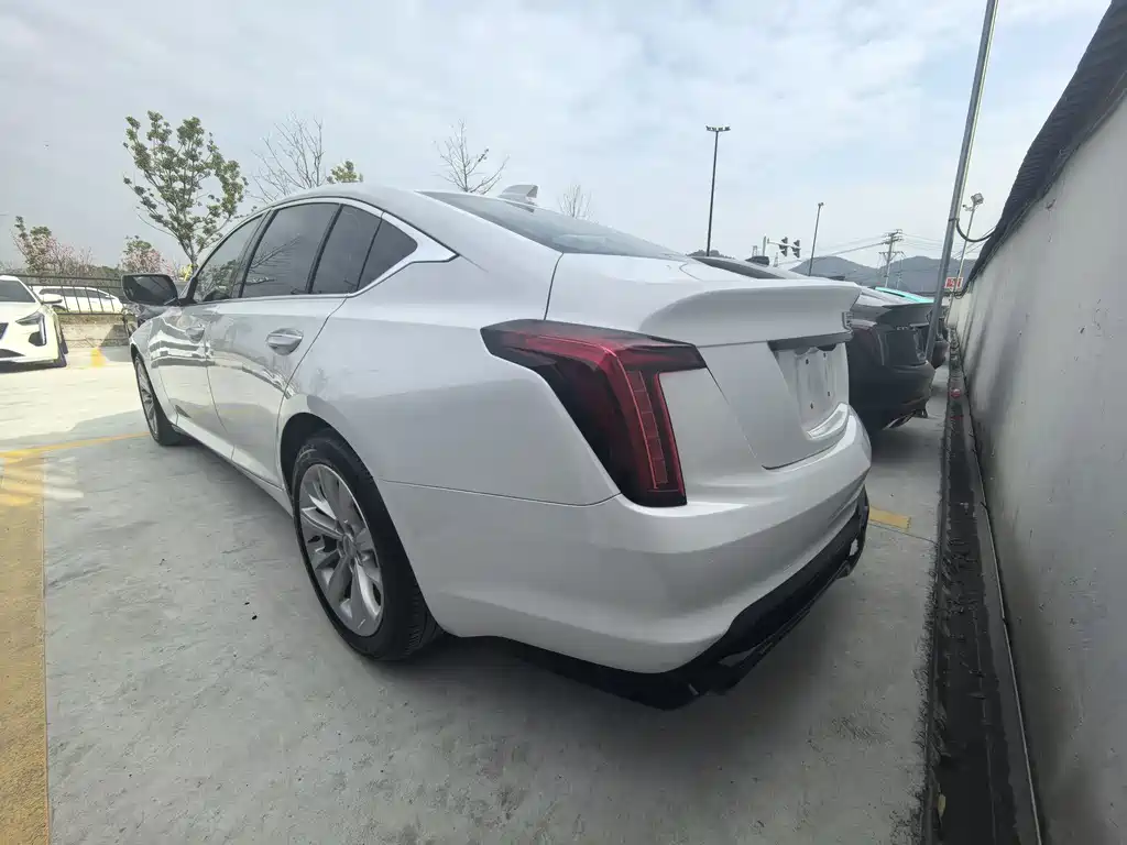 Cadillac CT5 2024 28T Luxury Pro купить на сайте DeffCars