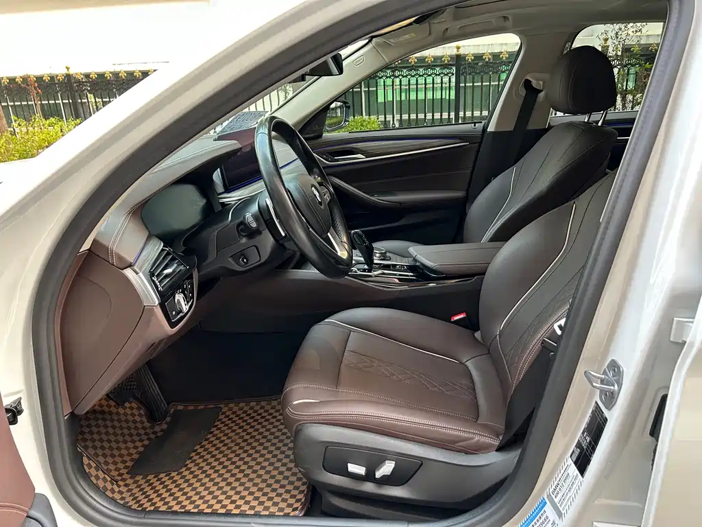 BMW 5 Series 2021 530Li Leading Luxury Package купить на сайте DeffCars