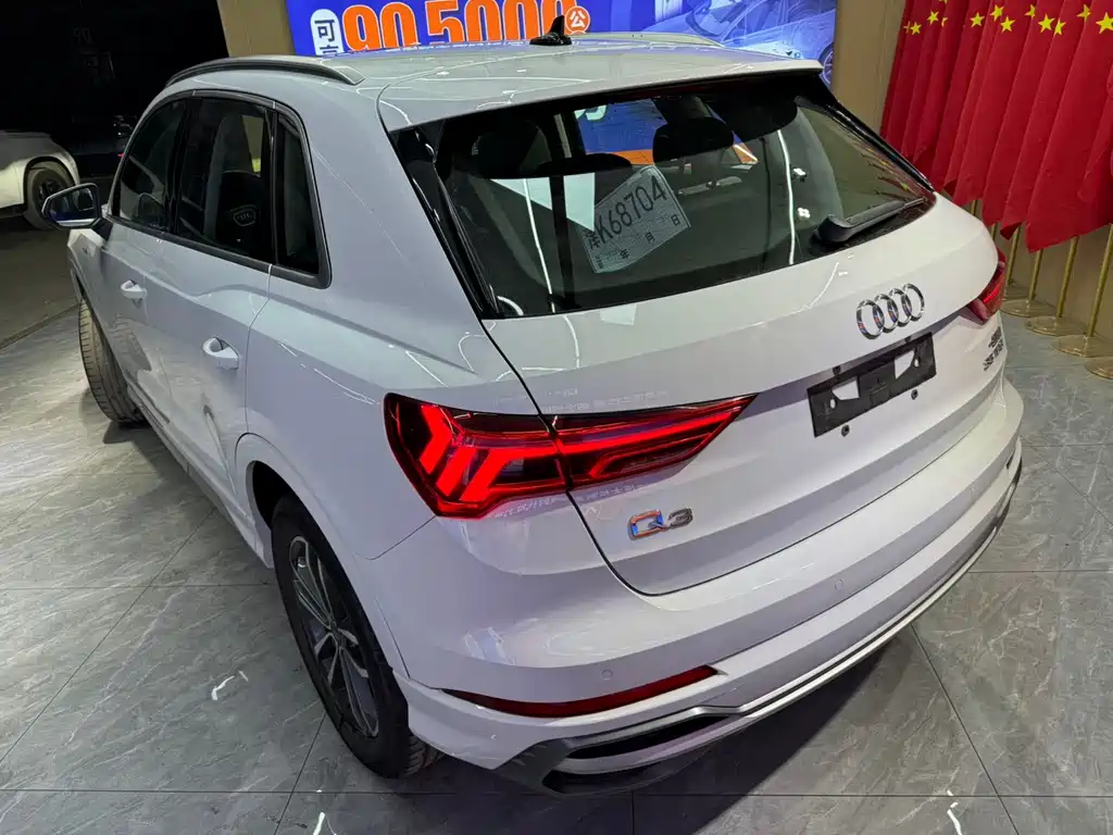Audi Q3 2022 35 TFSI aggressive and dynamic купить на сайте DeffCars