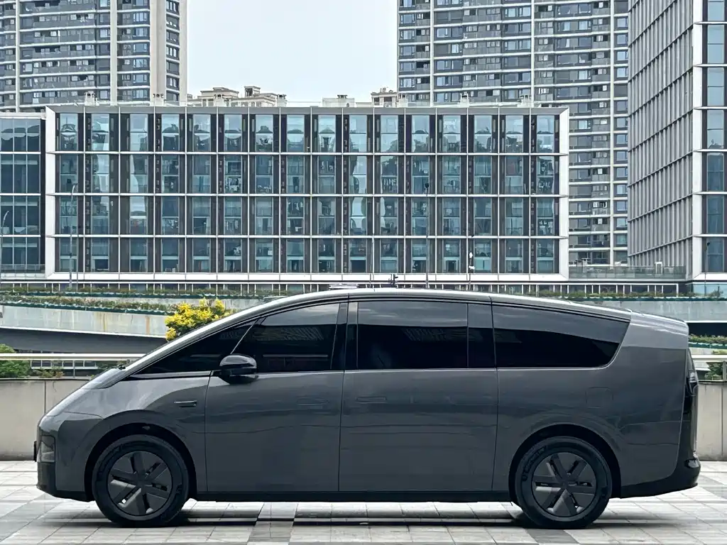 Ideal MEGA 2025 Home Family Special Edition купить на сайте DeffCars