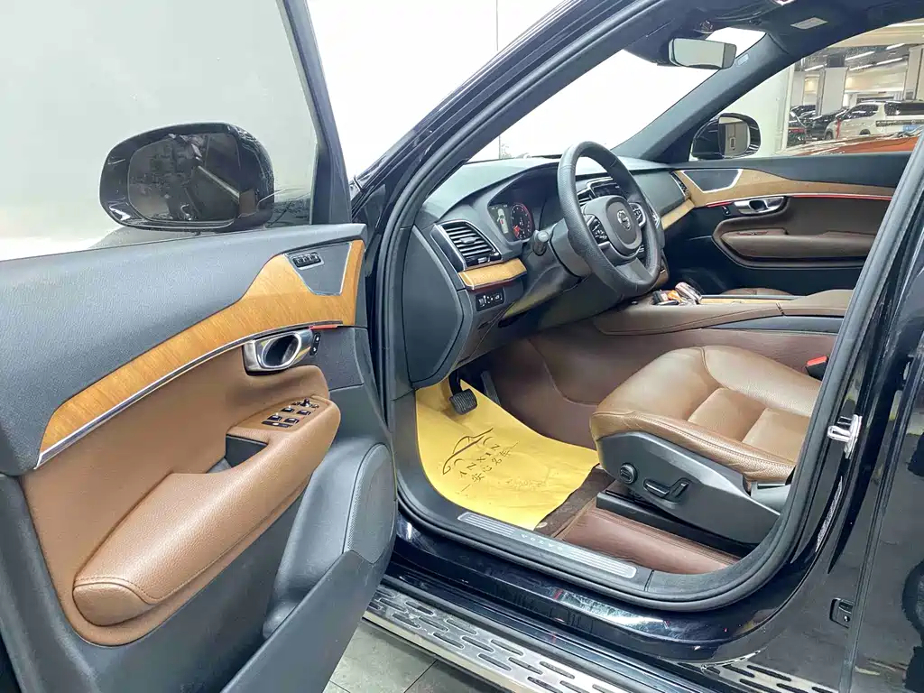 Volvo XC90 2022 B6 Zhiyi Luxury Edition 7 seats купить на сайте DeffCars