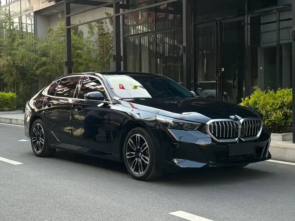 BMW 5 Series 2026 525Li M Sports Package купить на сайте DeffCars