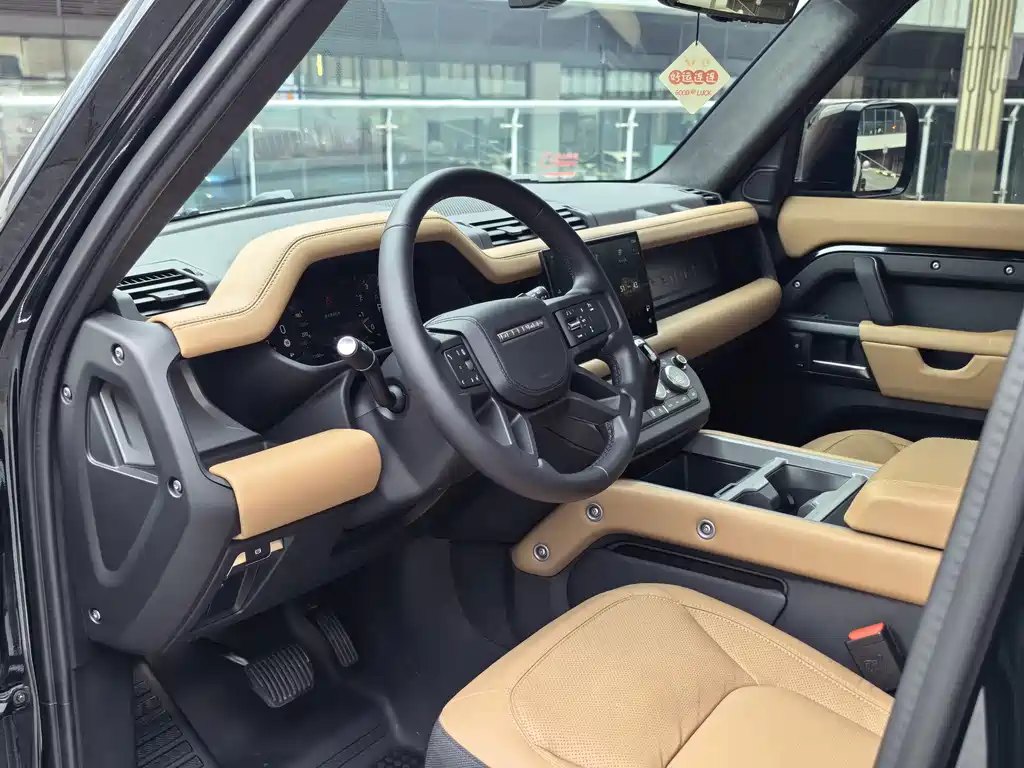Land Rover Defender 2025 110 3.0T P400 X-Dynamic HSE купить на сайте DeffCars