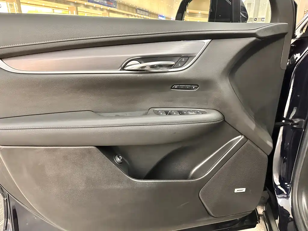 Cadillac XT6 2020 28T seven-seat four-wheel drive stylish model купить на сайте DeffCars