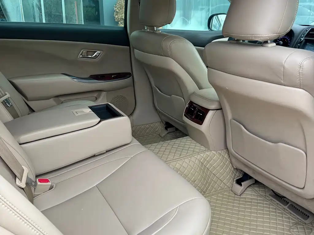 Crown 2012 2.5L Royal купить на сайте DeffCars