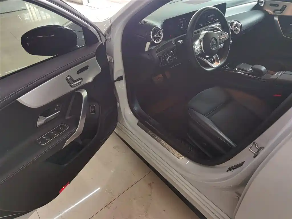 Mercedes-Benz A-Class 2020 facelift A 220 L 4MATIC sports sedan купить на сайте DeffCars
