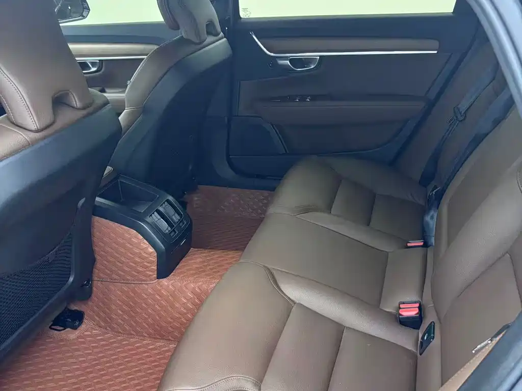 Volvo S90 2023 B5 Zhiyi Luxury Edition купить на сайте DeffCars