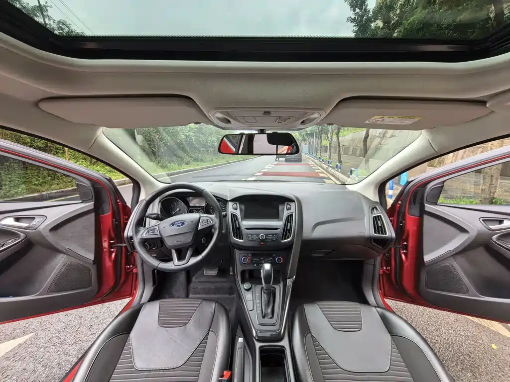 Focus 2017 Hatchback EcoBoost 180 Automatic Elite купить на сайте DeffCars