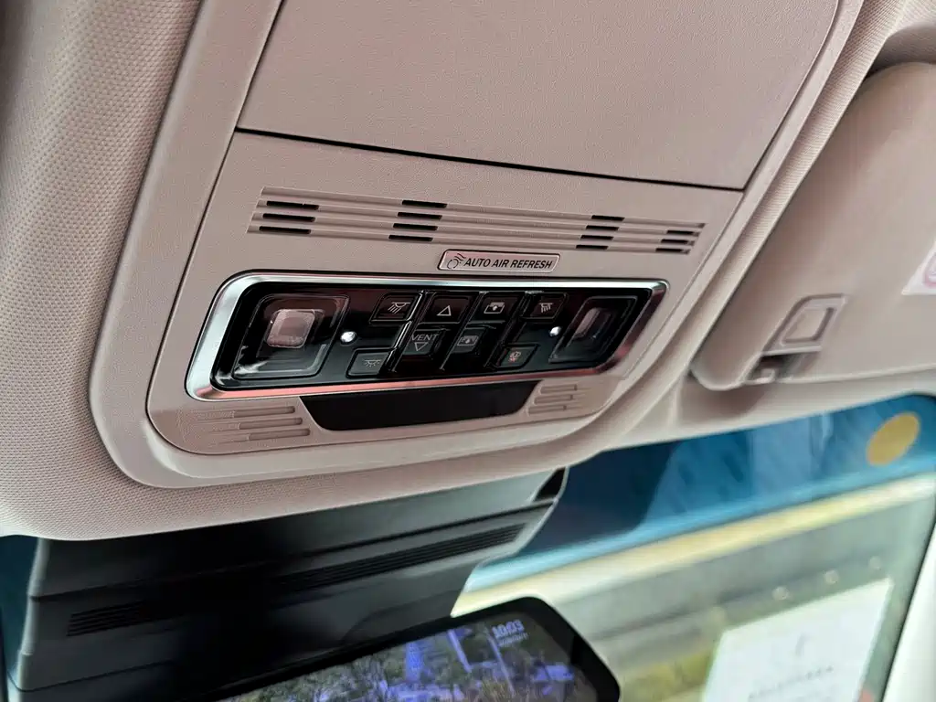 Voyager 2025 2.0T four-wheel drive Zunyi hybrid version купить на сайте DeffCars