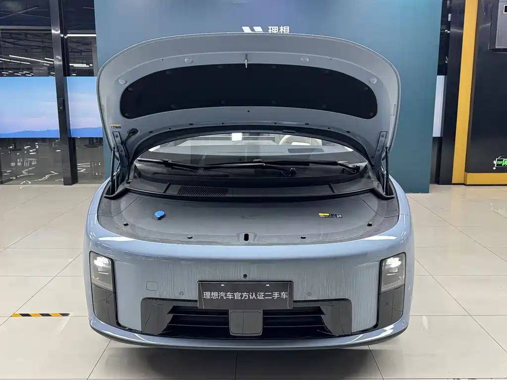 Ideal i8 2025 Standard Edition купить на сайте DeffCars