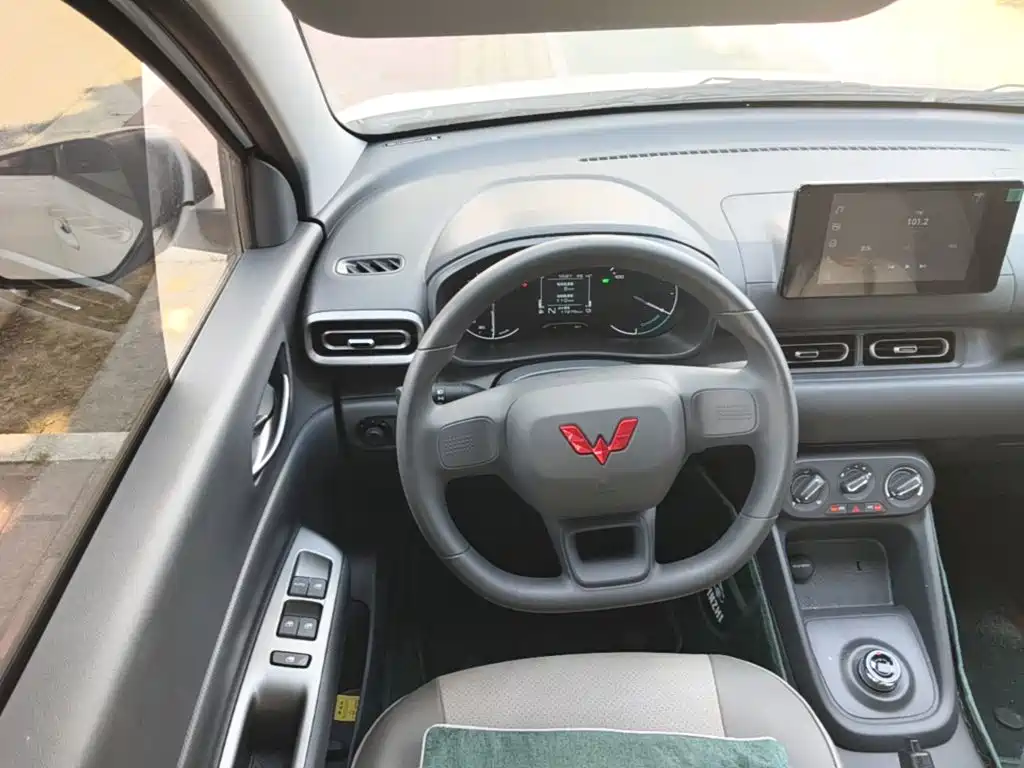 Wuling Hongguang New Energy 2025 Extended Range Hybrid 50KM Comfort Type купить на сайте DeffCars