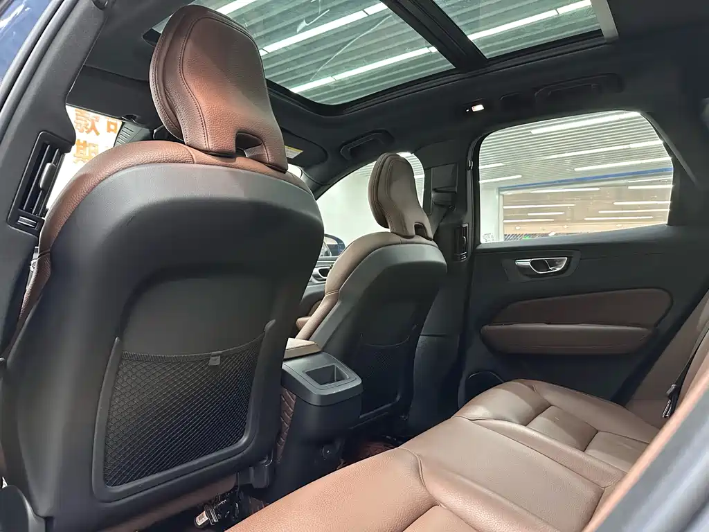 Volvo XC60 2024 B5 four-wheel drive Zhiyuan Deluxe Edition купить на сайте DeffCars