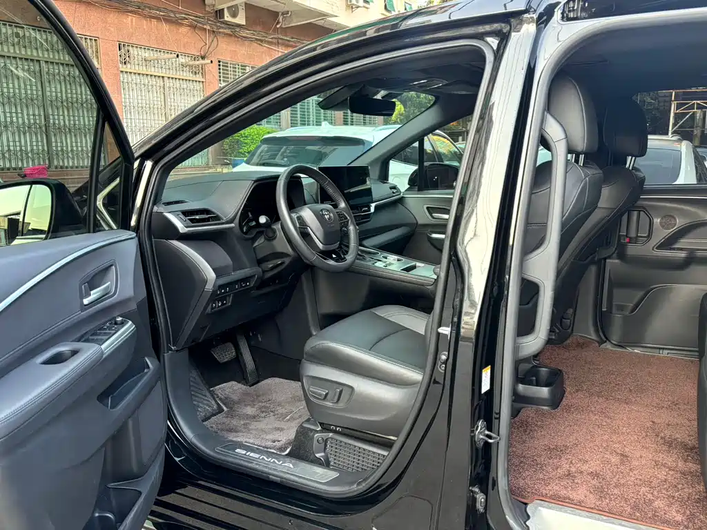 SIENNA 2023 2.5L Hybrid Premium Edition купить на сайте DeffCars