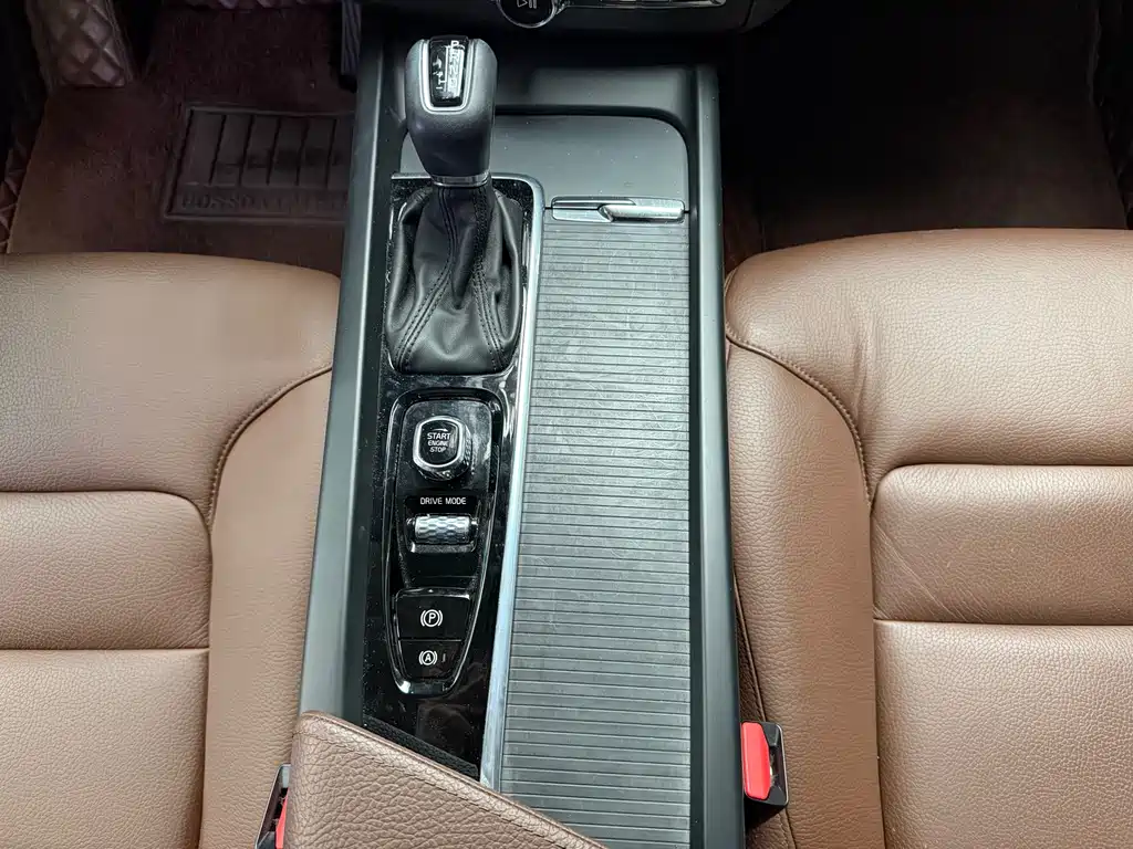 Volvo XC60 2020 T5 four-wheel drive Zhiyi Luxury Edition купить на сайте DeffCars